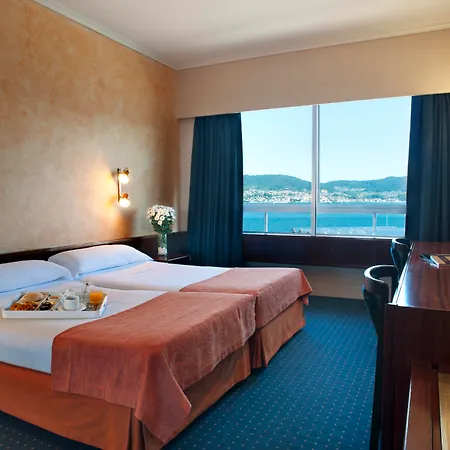 מלון Bahia De 4*