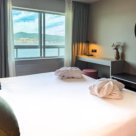 Bahia De מלון ויגו